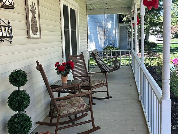 3rd image of 32113 Willow Cir
