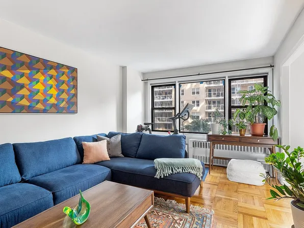 245 E 24th St APT 5E, Manhattan, NY 10010