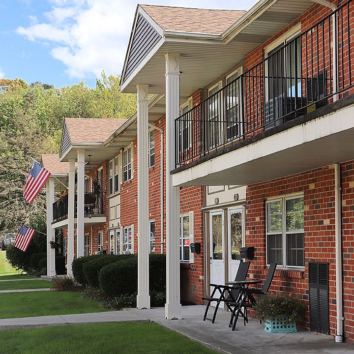 1st image of 405 Greentree Dr #B-04