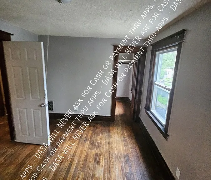 420 Rosewood Ter — Photo 9