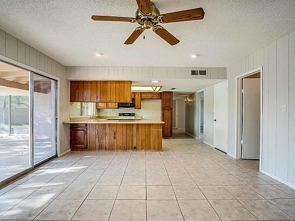 3rd image of 2112 S Cottonwood