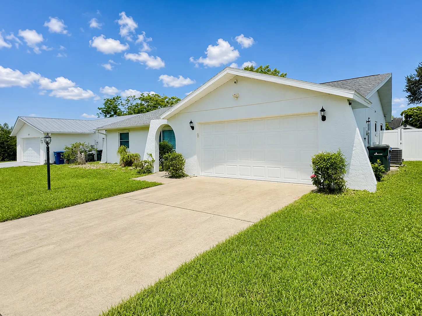 3 bed, 1378 sqft, $2,950 — Photo 1