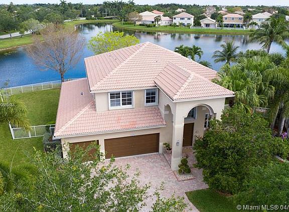 4th image of 16797 NW 11th St