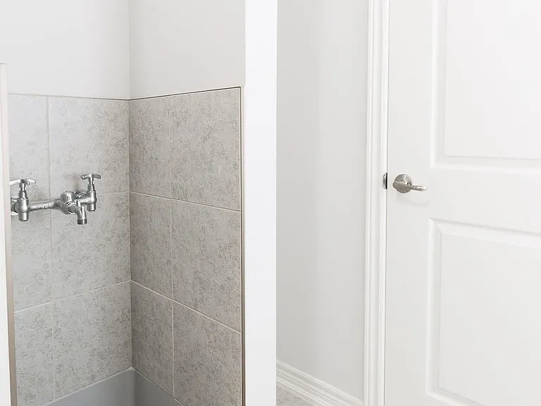 3602 Carolina Ct — Photo 9
