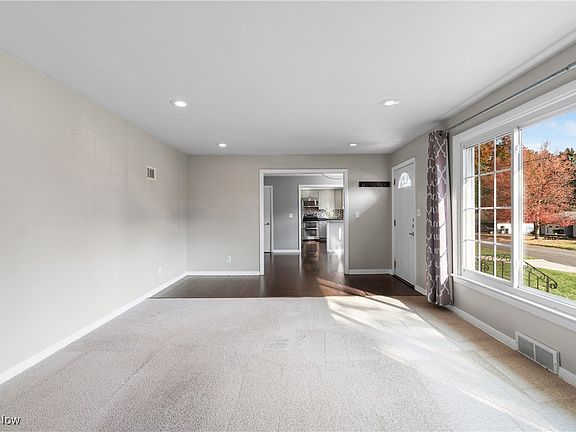 3rd image of 1546 Bellevue Dr