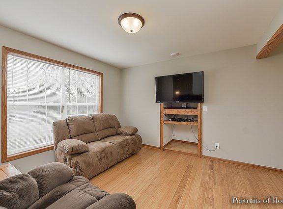 2nd image of 320 W Dekalb St