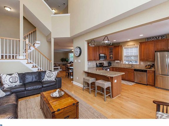 4th image of 17 Brecknock Ct