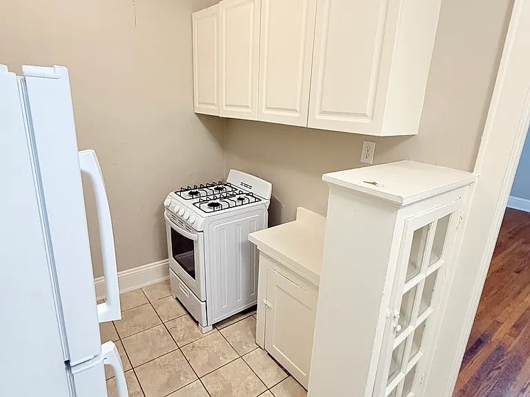 1712 Hampton Blvd #8 — Photo 11