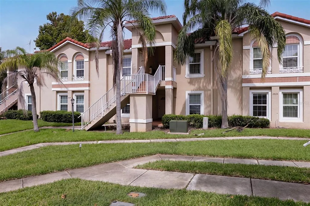 3 bed, 2.0 bath, 1136 sqft, $1,950 — Photo 2