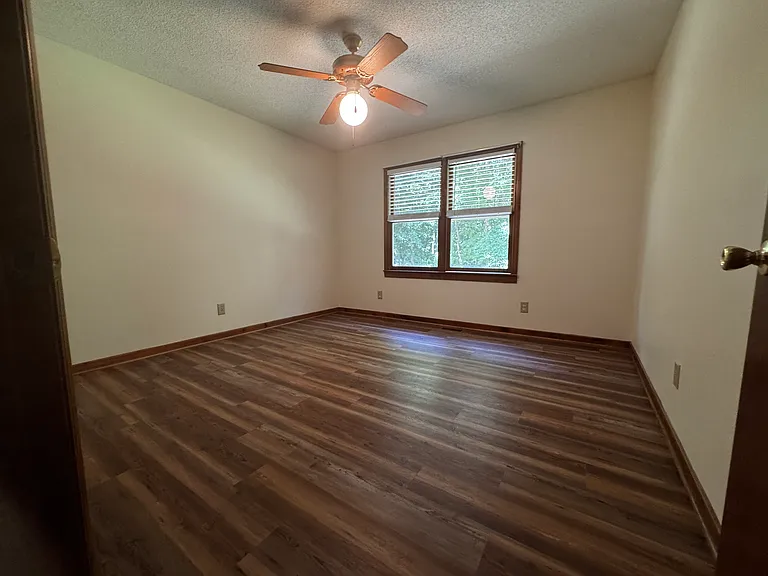 205 Little Creek Rd — Photo 8