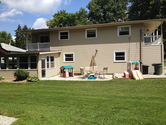 back shows patios &park. pad