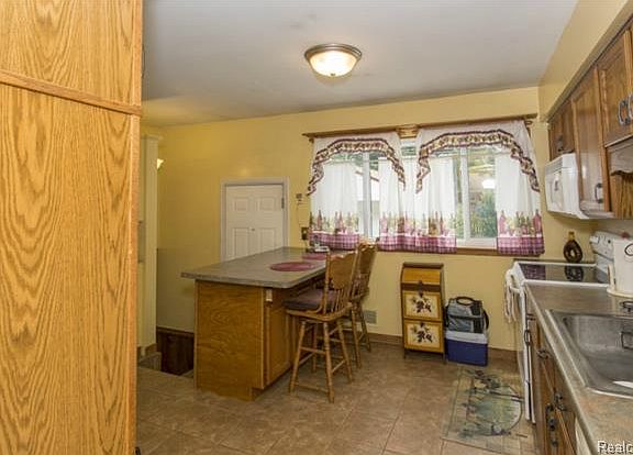 5th image of 29876 Macintyre St