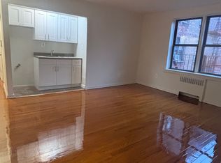 6188 Dry Harbor Rd APT 4E, Flushing, NY 11379