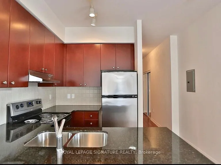 220 Forum Dr #Townhouse 105 — Photo 6