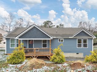 136 Locust Grove Rd, Weaverville, NC 28787