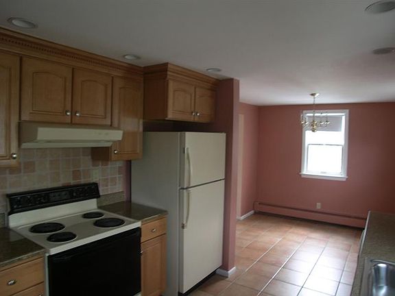2nd image of 88 North St #1