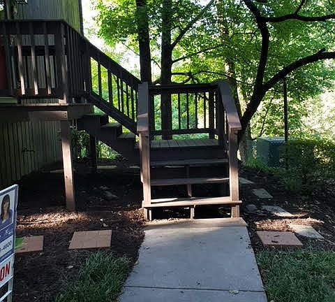 3rd image of 304 Hickory Blf #304