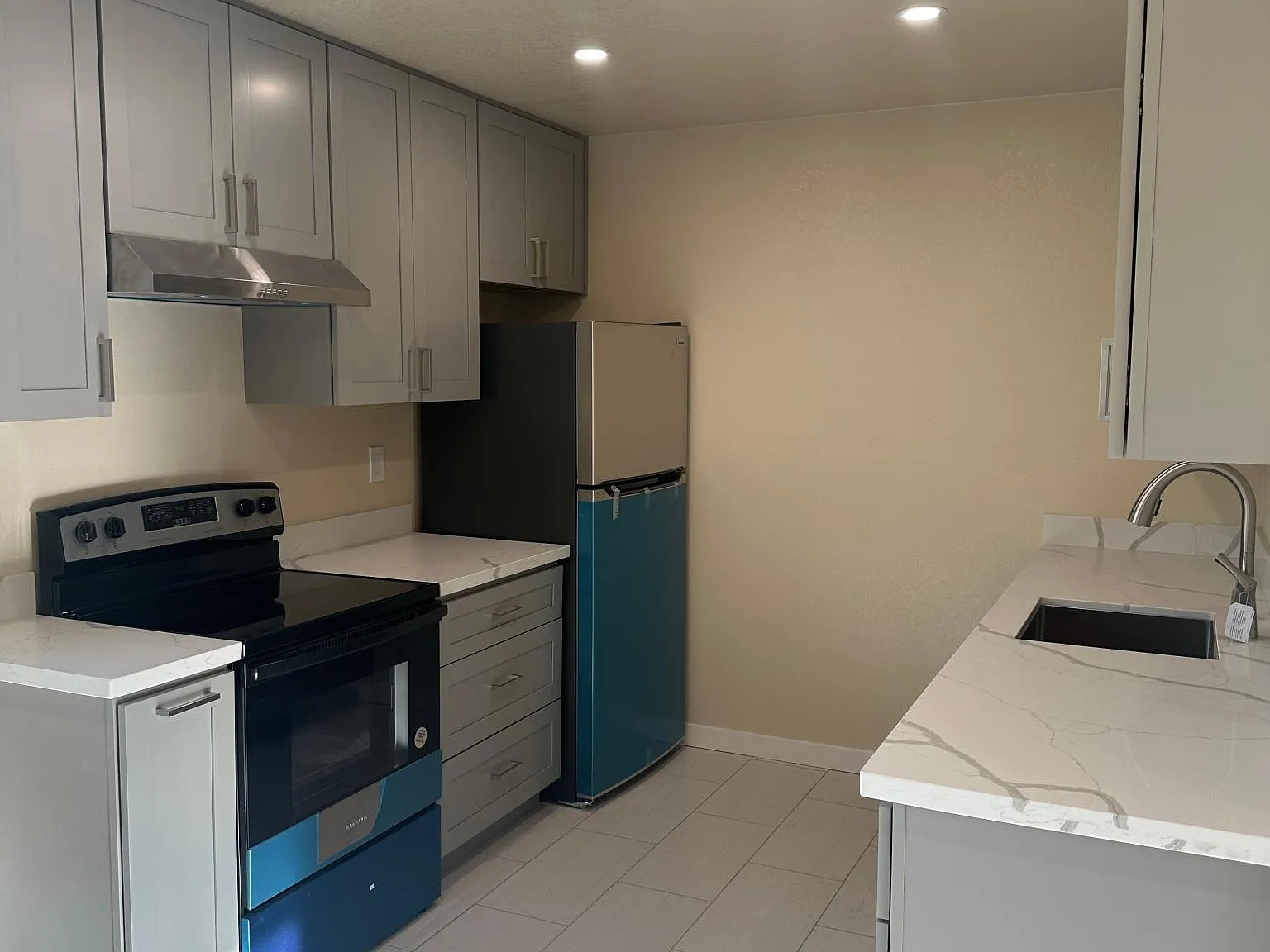 1228 Coronado Dr — Photo 3