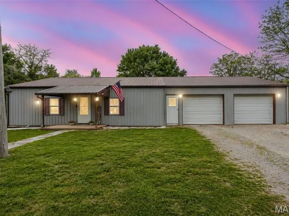 305 E North St, Mulberry Grove, IL 62262