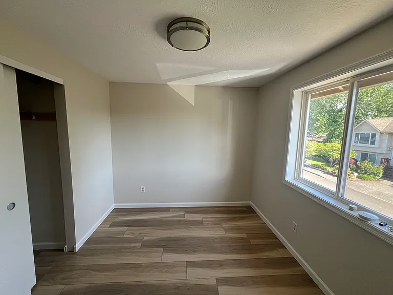 1004 SE 123rd Ave — Photo 15