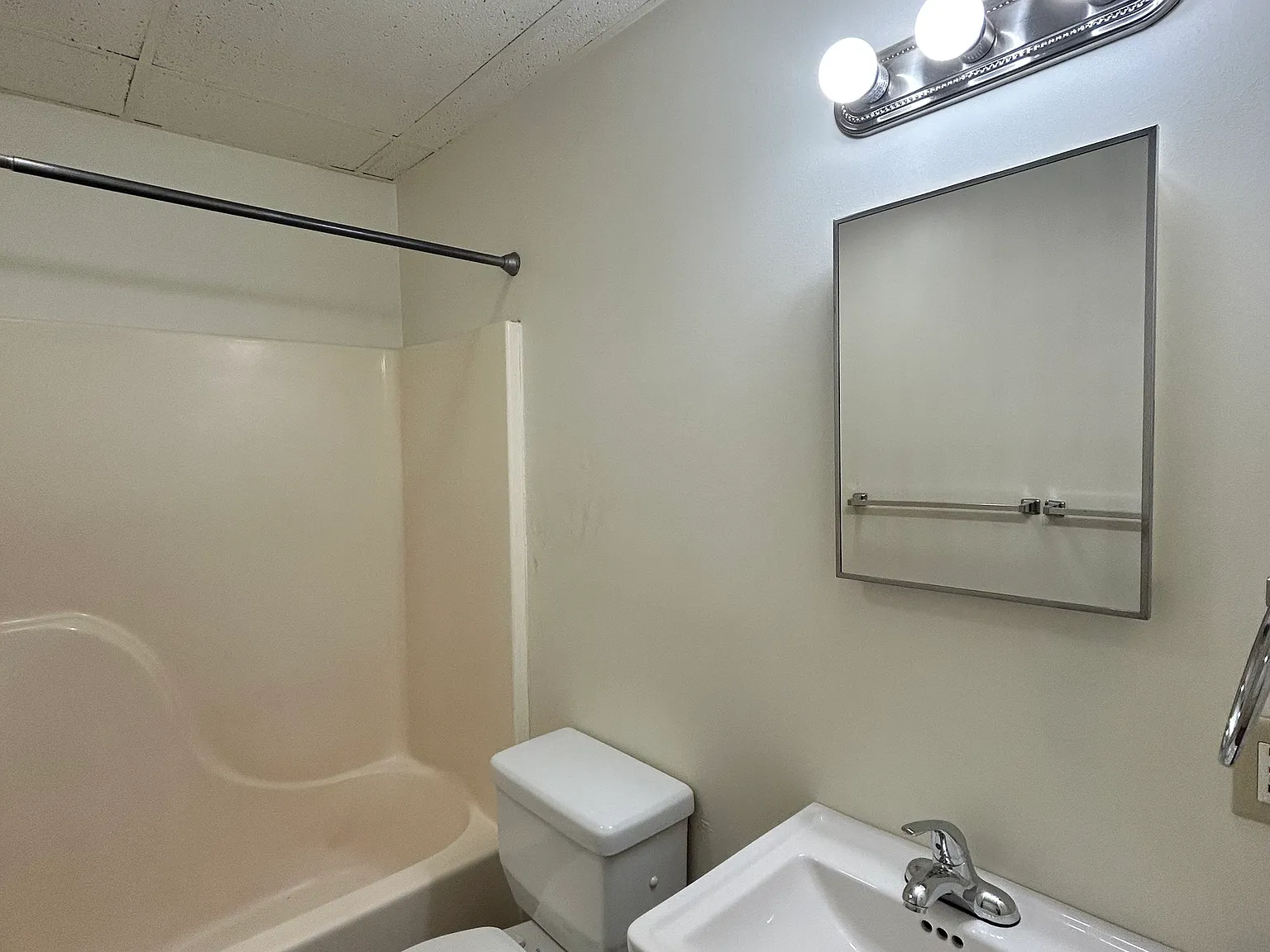 1 bed, $1,105 — Photo 3