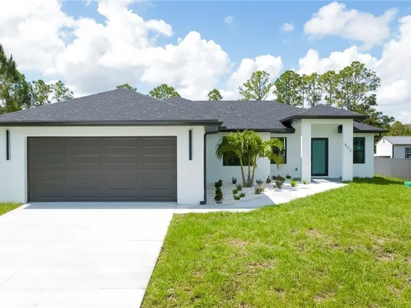 850 Foxtail St, Lehigh Acres, FL 33974