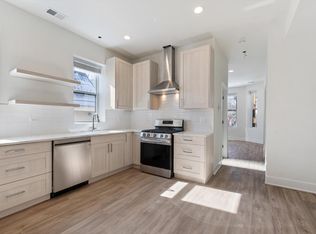 2833 N Whipple St #1F, Chicago, IL 60618