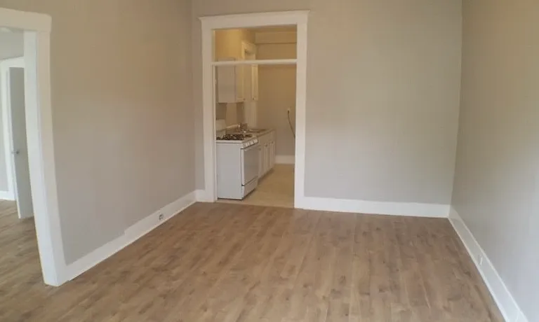 1138 W Ashby Pl #1 — Photo 4