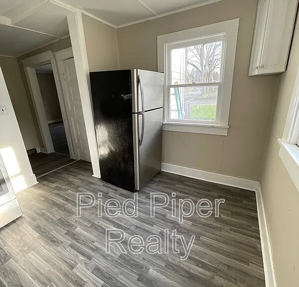 1254 S Chicago Ave — Photo 5