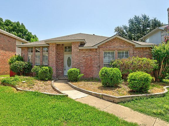 2nd image of 1821 Chattham Ct