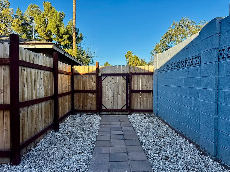 104 E Vista Del Cerro Dr #A — Photo 6