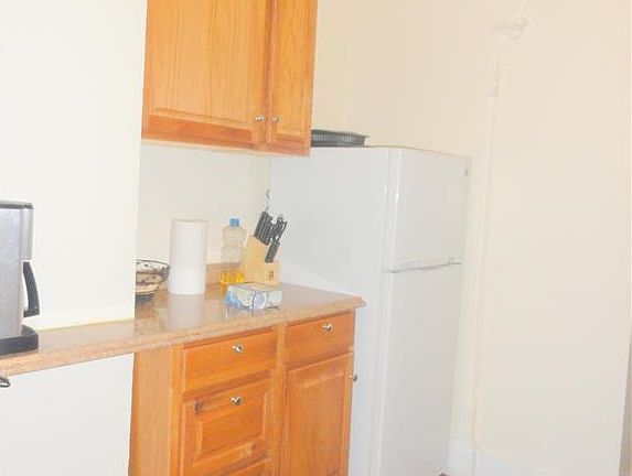 2nd image of 245 W 131st St