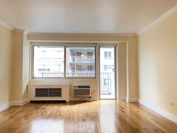 3rd image of 135 W 96th St APT 9E