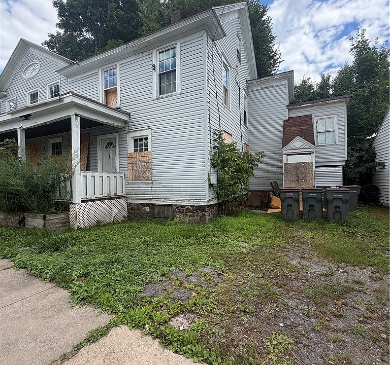 2nd image of 102 Expense St