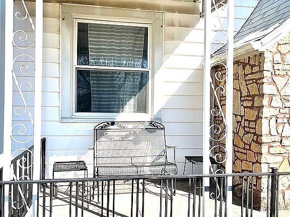 2nd image of 603 E Franklin St