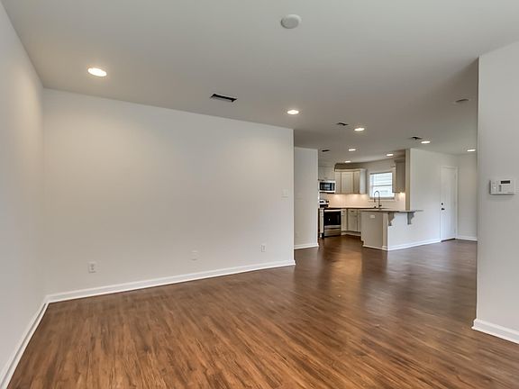 2nd image of 606 19th St
