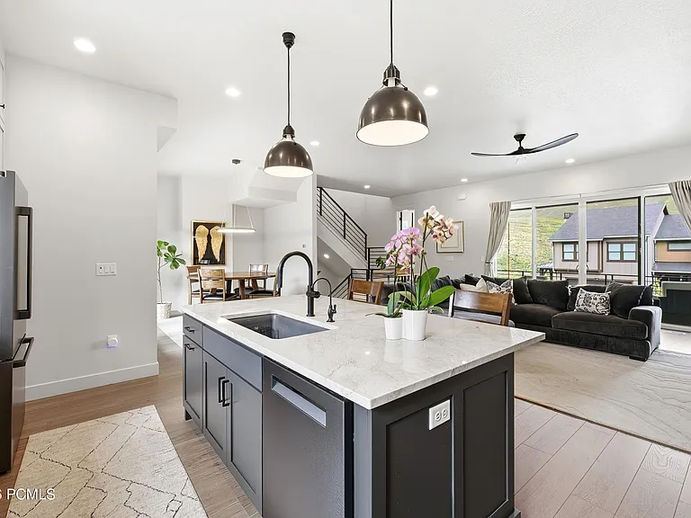 519 W Ascent Dr — Photo 12