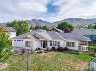 1630 Summer Pl, Talent, OR 97540