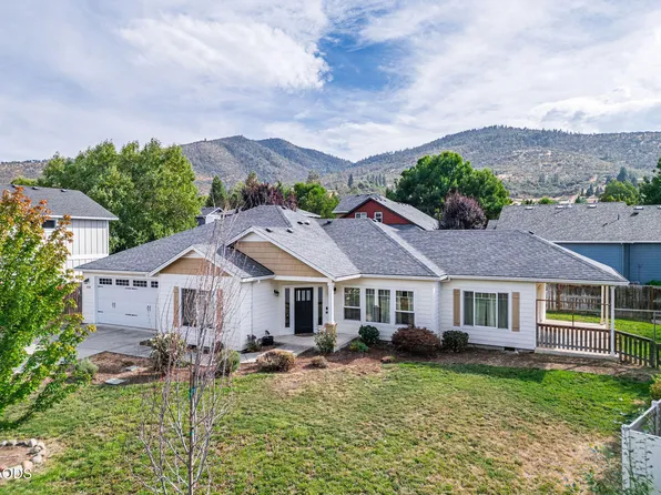 1630 Summer Pl, Talent, OR 97540