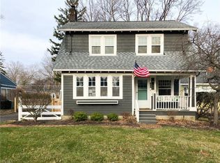 476 Parkside Dr, Bay Village, OH