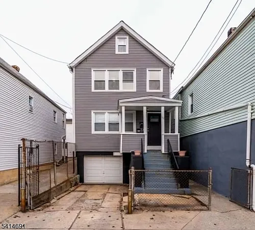115 Pine St Photo 1