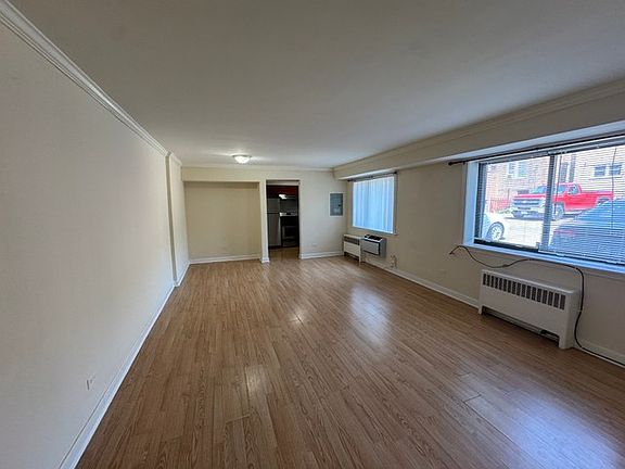 2nd image of 2704 W Lunt Ave #G