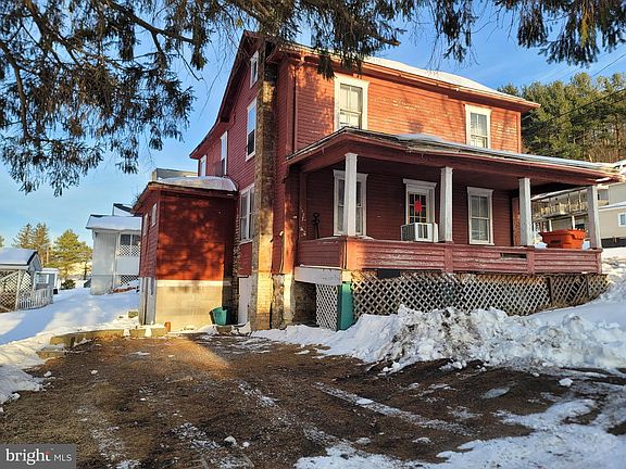 3rd image of 357 Spring St