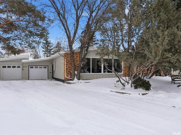 257 Campion CRESCENT, Saskatoon, SK S7H 3T8