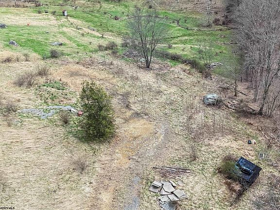 4th image of Mudlick Run Rd