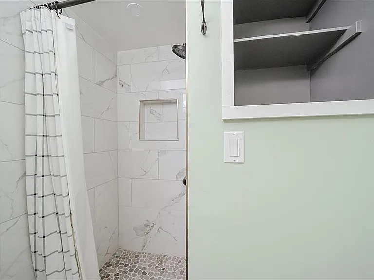 5865 Tidewood Ave #8 — Photo 20