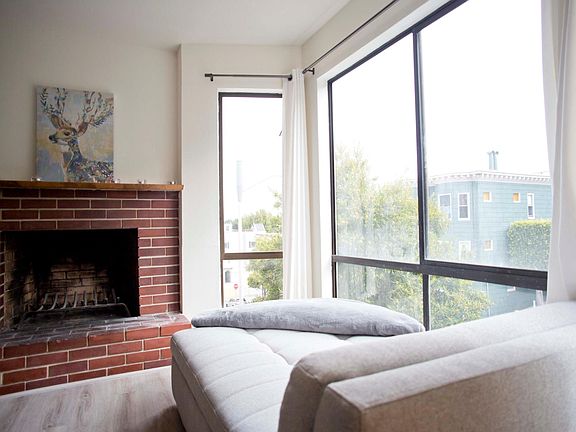 4th image of 2025 Stockton St APT 1