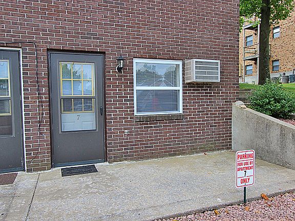 4th image of 2830 Whitener St APT 7