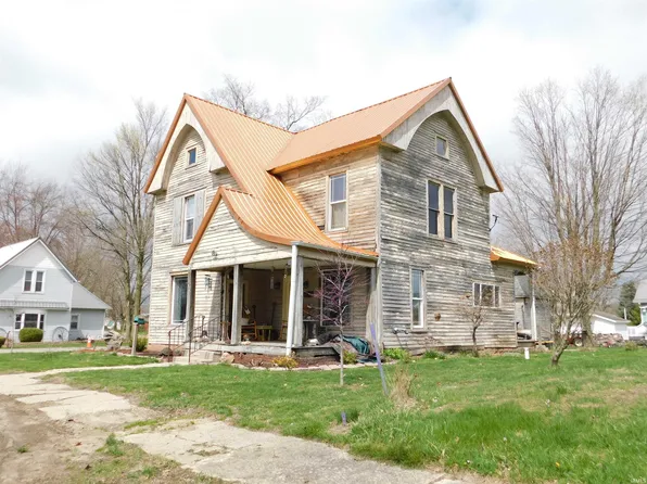 208 W Elm St, Pierceton, IN 46562