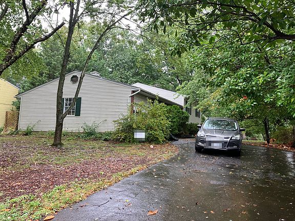 2nd image of 9273 Thornwood Ln